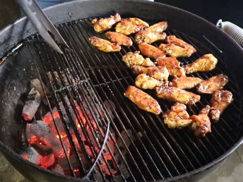 cooking chicken wings on weber kettle